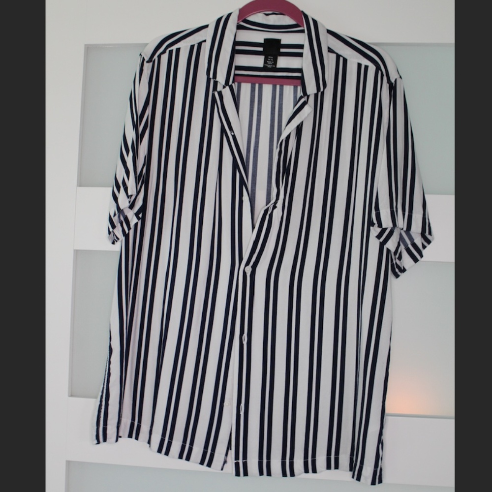 H&M Striped Short Sleeve Button Down Shirt